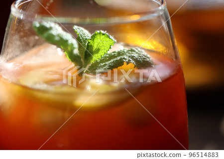 混合蔬菜汁和蘋果茶 混合蔬菜汁和蘋果茶 96514883