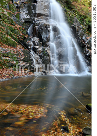 Hitotsu Falls (Kannabe Valley) [Hidaka Town, Toyooka City, Hyogo Prefecture] 96515008