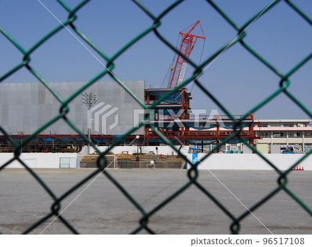 建設中的朝日中學大樓 建設中的朝日中學大樓 96517108