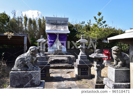 Komainu and stone shrines at Ise Grand Shrine in Umikashima, Choshi 96518471