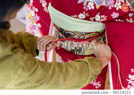 給年輕女人穿長袖 96519231