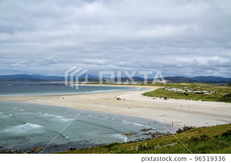 Narin Strand seen from the viewpoint in Portnoo, County Donegal - Ireland 96519336