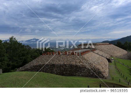 One of the largest burial mounds in Eastern Japan, Mori Shogun Tsuka Tumulus, Nagano Prefecture 96519395