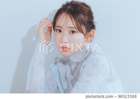 年輕女子的自然美 96523388