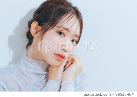natural beauty of young woman natural beauty of young woman 96523464