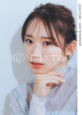 年輕女子的自然美 年輕女子的自然美 96523497