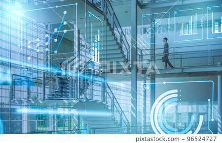 穿著西裝的 30-40 多歲的酷商人 96524727