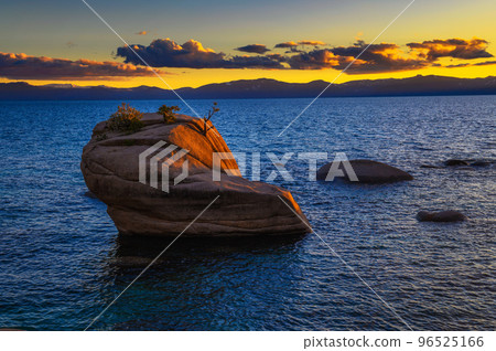 Dramatic sunset over the Bonsai Rock of Lake Tahoe, Nevada Dramatic sunset over the Bonsai Rock of Lake Tahoe, Nevada 96525166