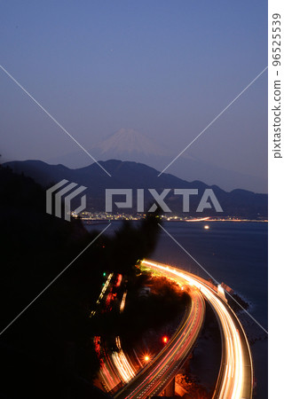Night view of Satta Pass (Shizuoka City, Shizuoka Prefecture) Night view of Satta Pass (Shizuoka City, Shizuoka Prefecture) 96525539