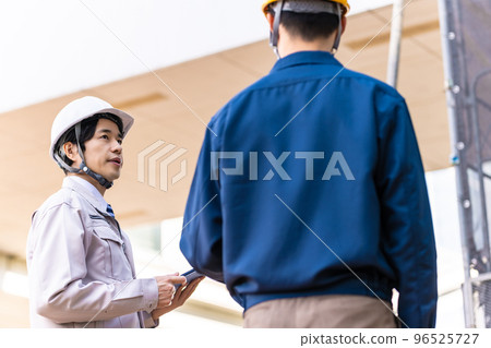 三十多歲穿工作服的男人 三十多歲穿工作服的男人 96525727