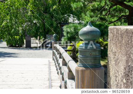 Bridge over the moat of Nijo Castle, Kyoto Prefecture 96528659