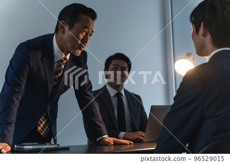 Interrogating detective and suspect Interrogating detective and suspect 96529015