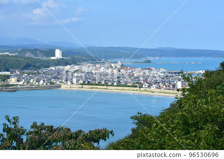 Kushimoto Town's Town and Bridge Pile Rocks 96530696