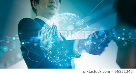 握手的兩個商人 握手的兩個商人 96531343