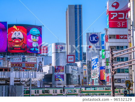 Tokyo cityscape in Japan Shibuya station and Shibuya 109, overlooking "Dogenzaka Dori dogenzaka-dori" 96532129