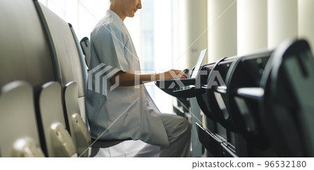 Male staff working in the medical field 96532180