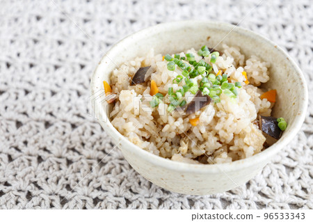 Tasty cooked rice without side dishes Tasty cooked rice without side dishes 96533343