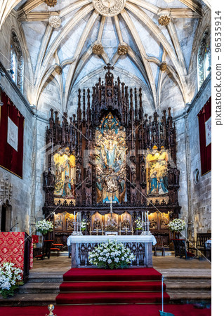 Interior of Saint Mary the Bigger, basilica and church in Pontevedra, Galicia, Spain 96535914