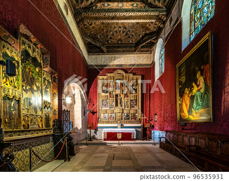 Interior of Alcazar Palace and fortress of the Spanish kings in the historical part of Segovia. Spain 96535931