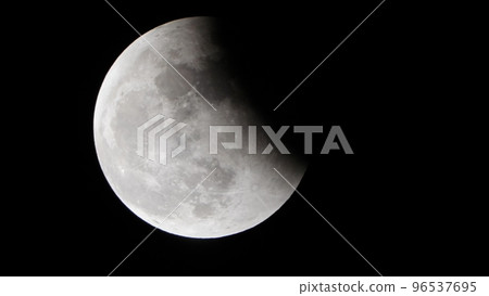 The second half of the total lunar eclipse was taken near Azumabashi 96537695