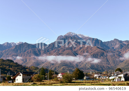 Hakushu Town, Hokuto City, Mt. Kaikomagatake in Autumn Hakushu Town, Hokuto City, Mt. Kaikomagatake in Autumn 96540619
