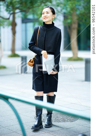 商務女性肖像 商務女性肖像 96542101