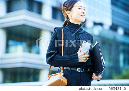 商務女性肖像 96542140