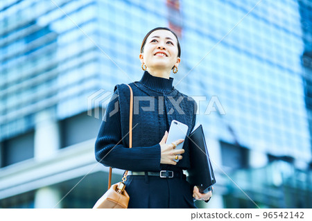 商務女性肖像 96542142