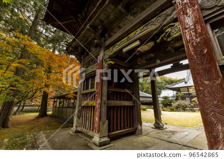 天佑寺的紅葉【長崎縣諫早市西小路町】 96542865