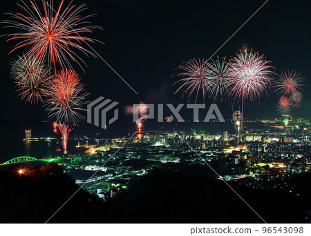 鎮上的煙花 鎮上的煙花 96543098