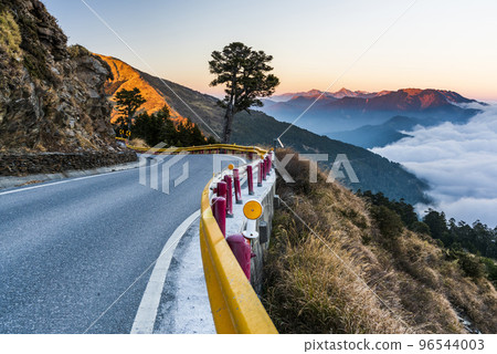 Road view of Hehuanshan Forest Recreation Area in Nantou, Taiwan. Taroko National Park is one of Taiwan's most popular tourist attractions. 96544003
