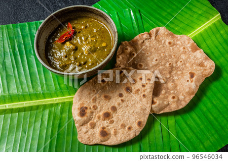 Indian curry Typical Indian curry set 96546034