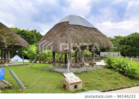 Native Okinawan Village (Okinawa Prefecture) 96546233