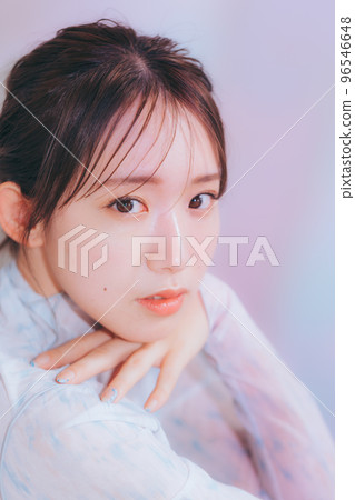 年輕女子的自然美 年輕女子的自然美 96546648
