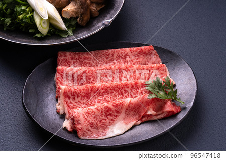 Kuroge Wagyu beef loak sukiyaki Kuroge Wagyu beef loak sukiyaki 96547418