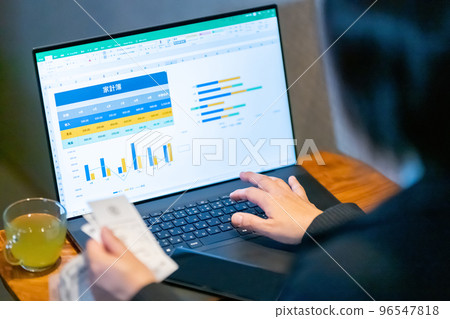 Household account book spreadsheet graph comparison living expenses receipt female new employee cafe Household account book spreadsheet graph comparison living expenses receipt female new employee cafe 96547818