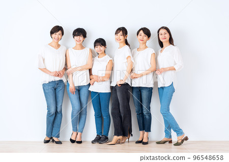 Female beauty multi-generation beauty young middle senior skin care 96548658