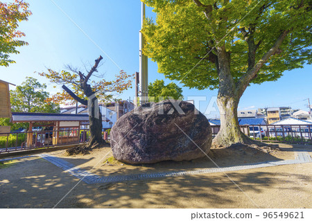 石切劍神社(石切神社) 牌位前的巨石 石切劍神社(石切神社) 牌位前的巨石 96549621