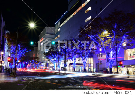 名古屋大津通的燈飾和光跡 名古屋大津通的燈飾和光跡 96551024