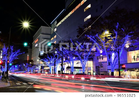 名古屋大津通的燈飾和光跡 96551025