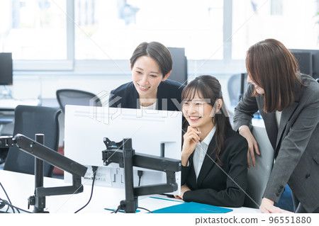 Business woman working in the office 96551880