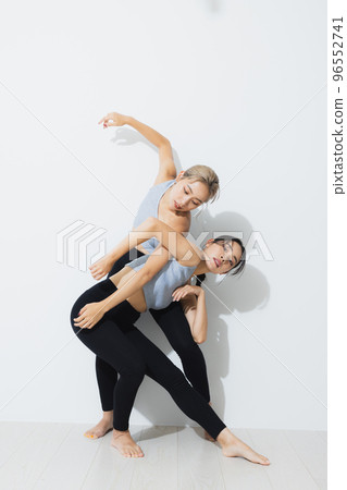 舞者雙胞胎姐妹 96552741