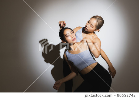 舞者雙胞胎姐妹 舞者雙胞胎姐妹 96552742