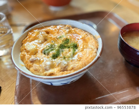 Japanese donburi dish 96553878