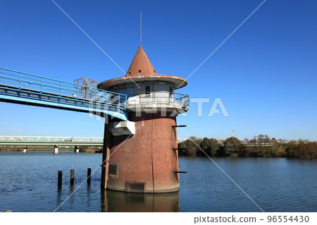 The second water intake tower of the Tokyo Metropolitan Government Bureau of Waterworks Kanamachi Water Purification Plant in Edogawa 96554430