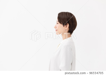 女性形象白色背景 96554705