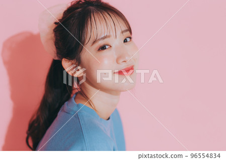 韓風年輕女子照片 96554834