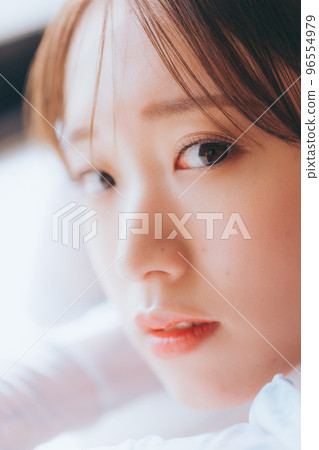 年輕女子的自然美 96554979