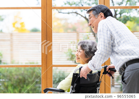 Old age care 96555065