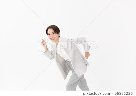 正在運行的女人白色背景 正在運行的女人白色背景 96555226